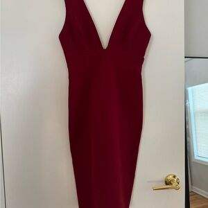 Alice + Olivia Esmra Fitted V Neck Dress in Bordeaux
